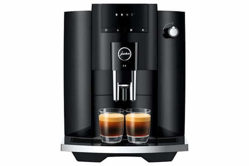 Jura E4 volautomaat koffiemachine met dubbele kopjes en professioneel ontwerp in piano zwart.
