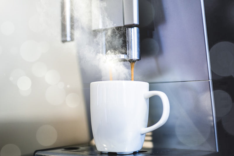 Droogt koffie je uit? Wat elke kantoormedewerker moet weten