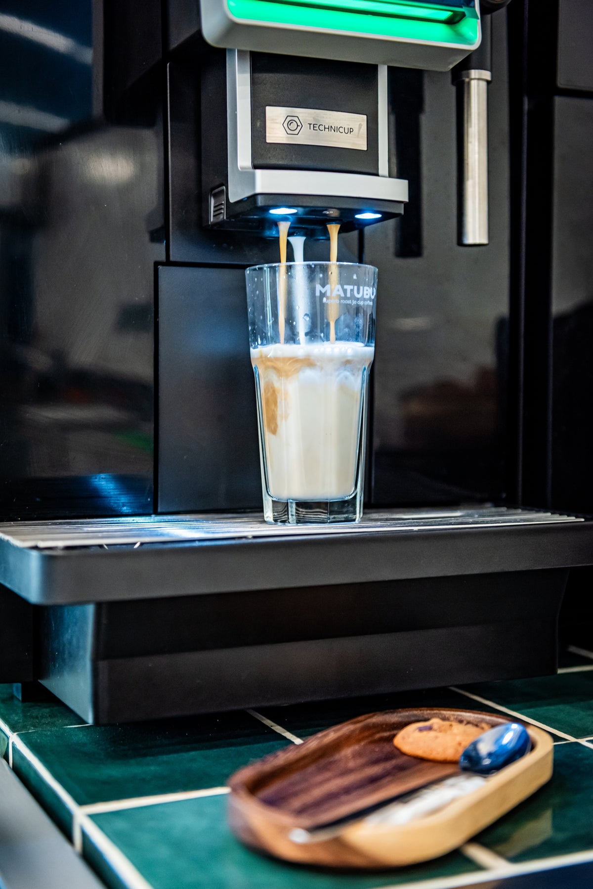 Volautomatische Cappuccino geserveerd bij een horecaklant