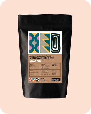Ethiopia Yirgacheffe koffie met smaken van fruit en citroenachtige tonen, verpakt in aantrekkelijke branding.